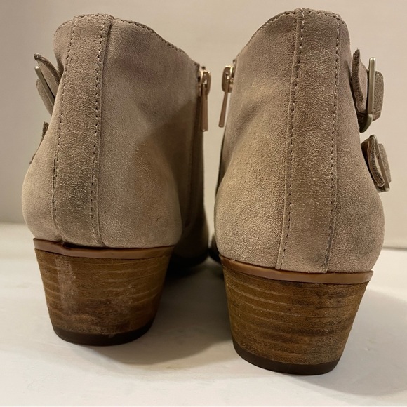 Clarks Artisan Tan Suede Ankle Boots Booties Size 9 1/2 M - Picture 8 of 11